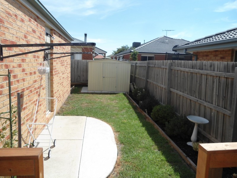 4 COVER DRIVE, Sunbury VIC 3429