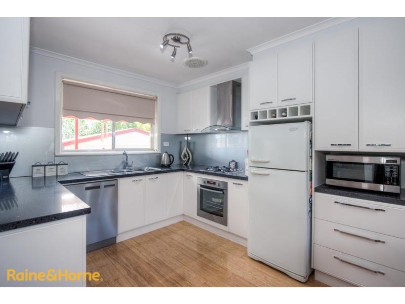 17 Terence Street, Sunbury VIC 3429