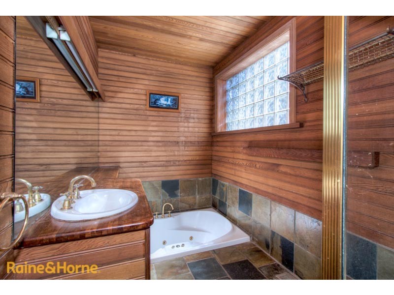 105 Station Street, Sunbury VIC 3429