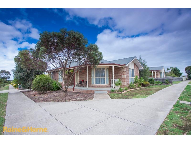 2 Backhaus Avenue, Sunbury VIC 3429