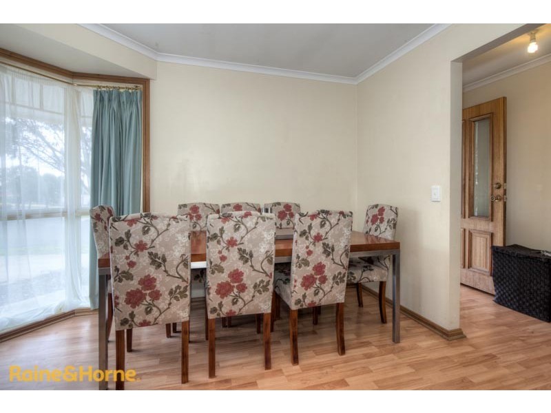 2 Backhaus Avenue, Sunbury VIC 3429