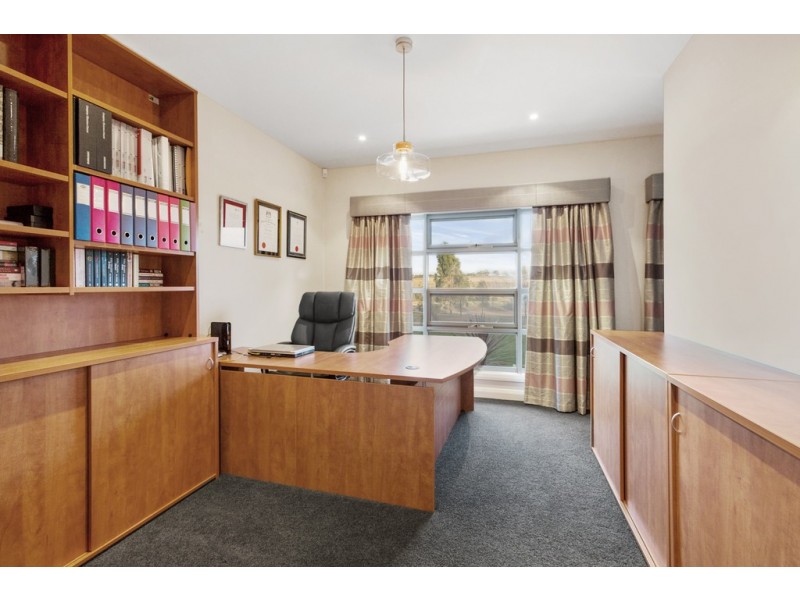 36 The Strand, Sunbury VIC 3429