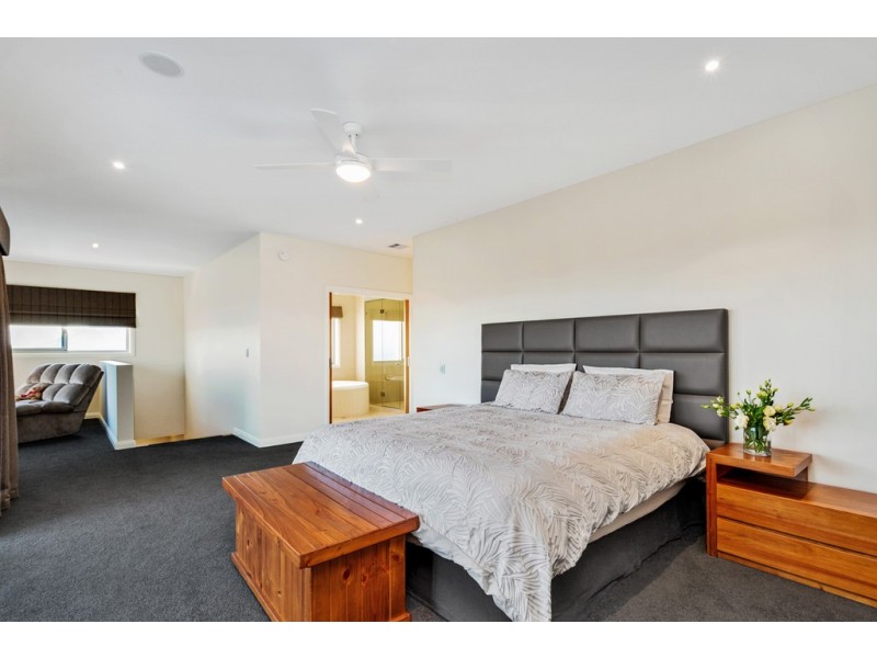 36 The Strand, Sunbury VIC 3429