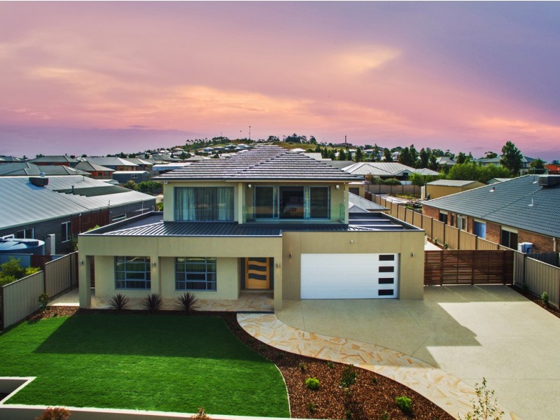 36 The Strand, Sunbury VIC 3429