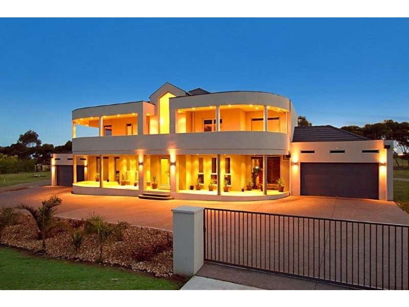 2/18 O’Beid Drive, Sunbury VIC 3429
