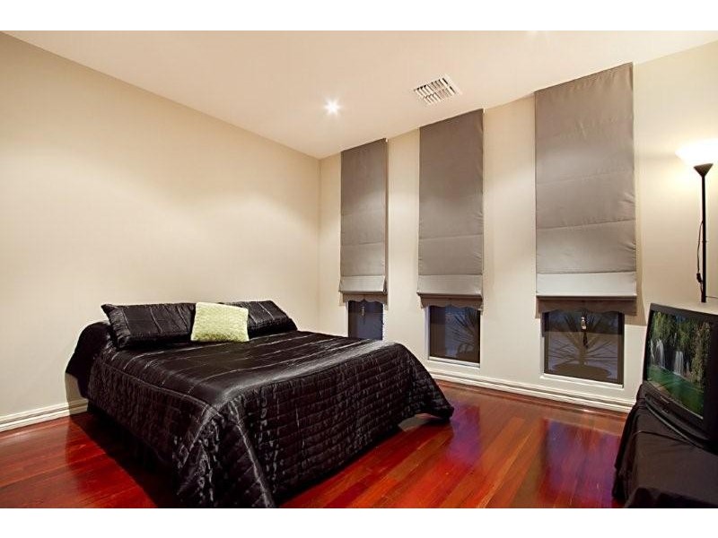 2/18 O’Beid Drive, Sunbury VIC 3429