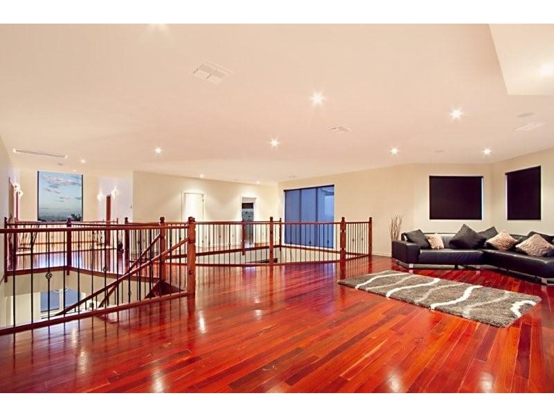 2/18 O’Beid Drive, Sunbury VIC 3429