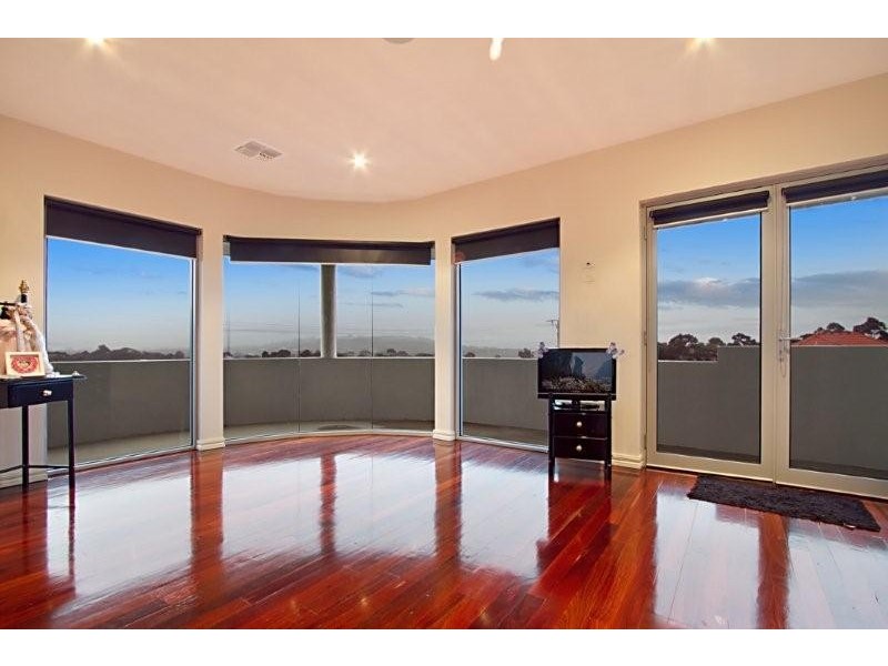 2/18 O’Beid Drive, Sunbury VIC 3429