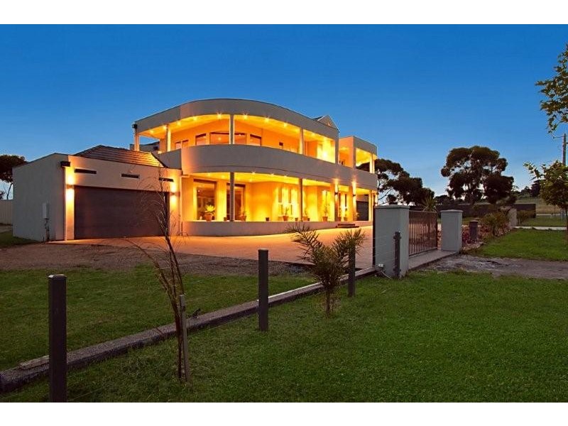 2/18 O’Beid Drive, Sunbury VIC 3429