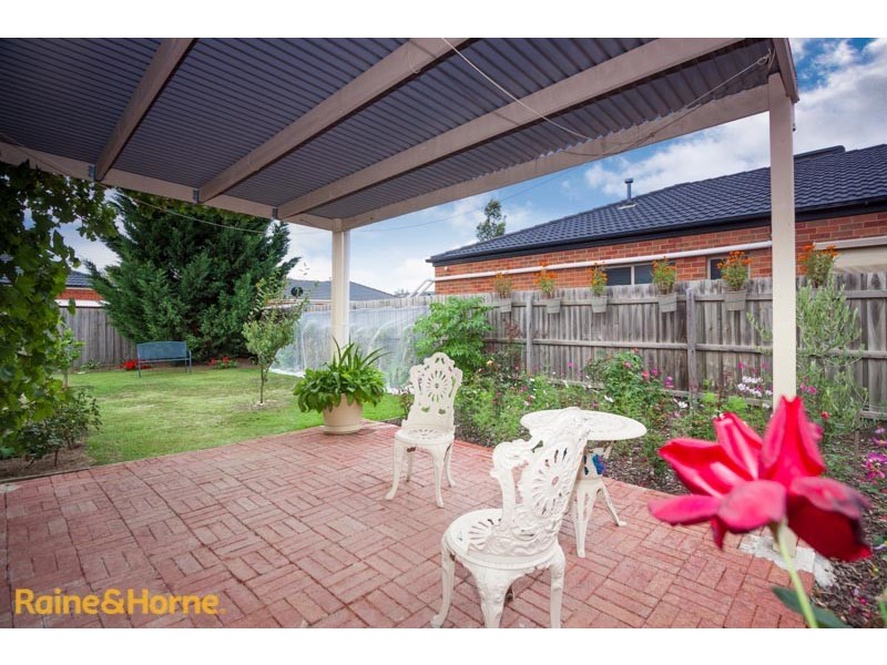 29 Burge Drive, Sunbury VIC 3429