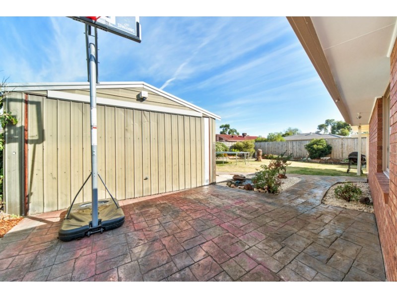 2 Medinah Close, Sunbury VIC 3429