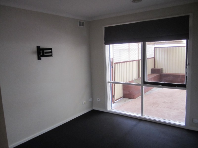 70 MCEWEN DRIVE, Sunbury VIC 3429