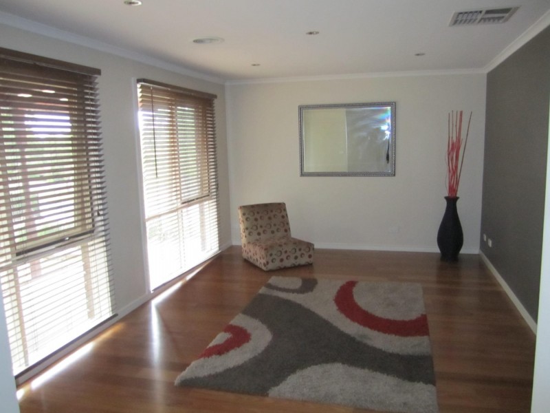 70 MCEWEN DRIVE, Sunbury VIC 3429