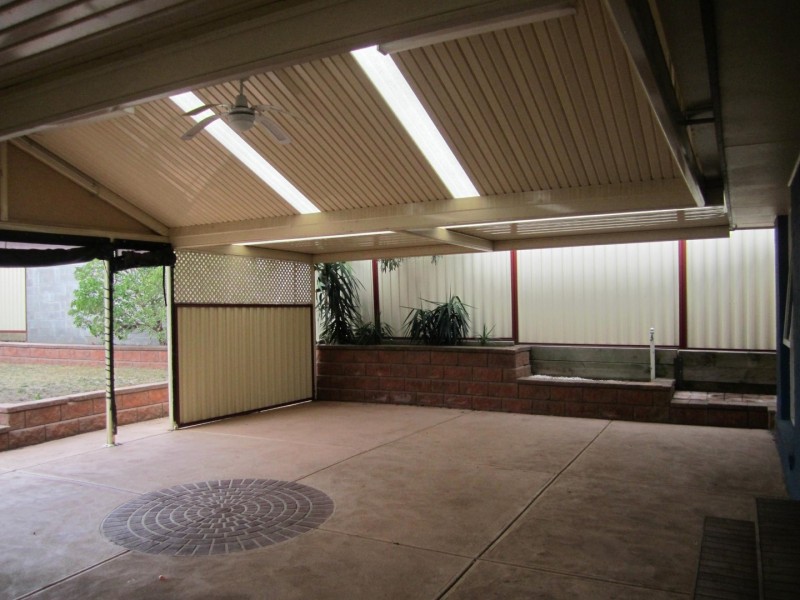 70 MCEWEN DRIVE, Sunbury VIC 3429