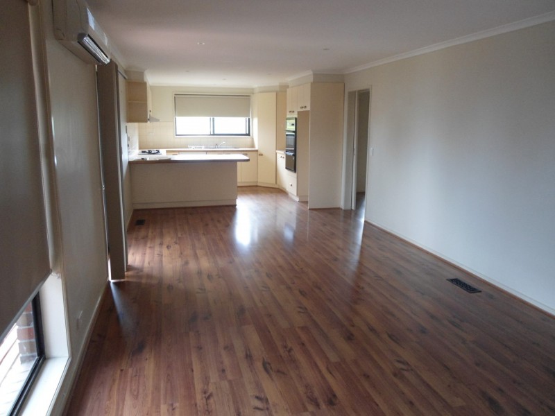 6 SANDLEFORD COURT, Sunbury VIC 3429