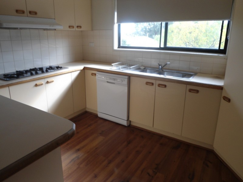 6 SANDLEFORD COURT, Sunbury VIC 3429