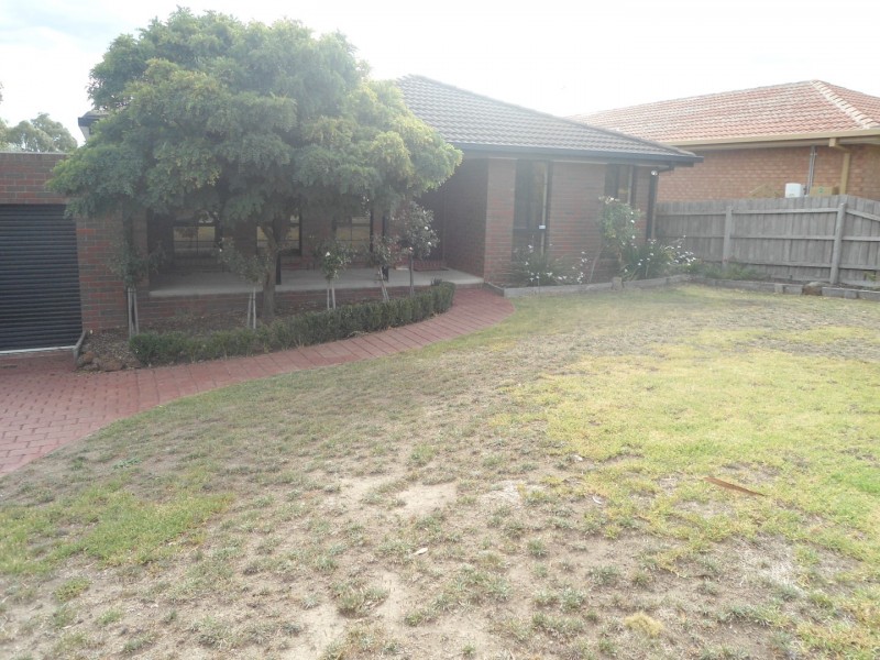 6 SANDLEFORD COURT, Sunbury VIC 3429