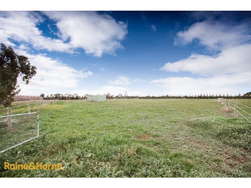 95 Green Street, Bulla VIC 3428