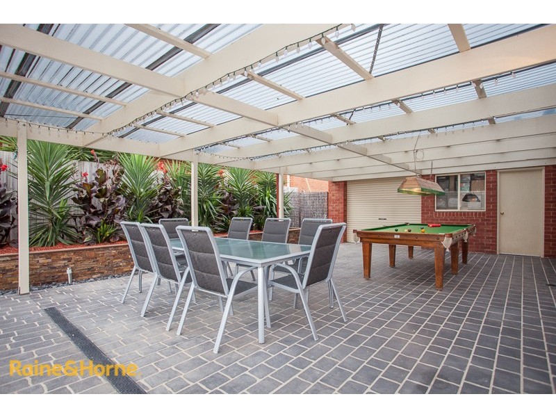8 McCosker St, Sunbury VIC 3429