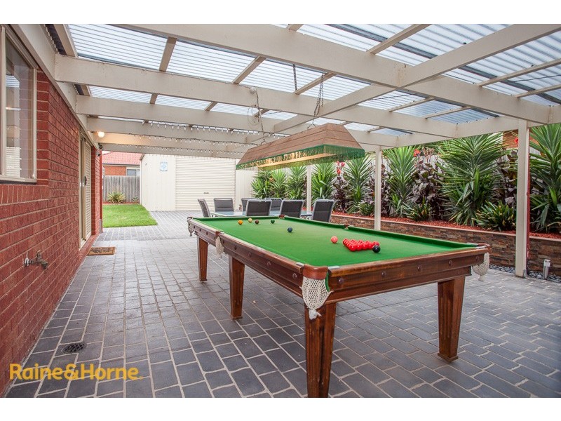 8 McCosker St, Sunbury VIC 3429