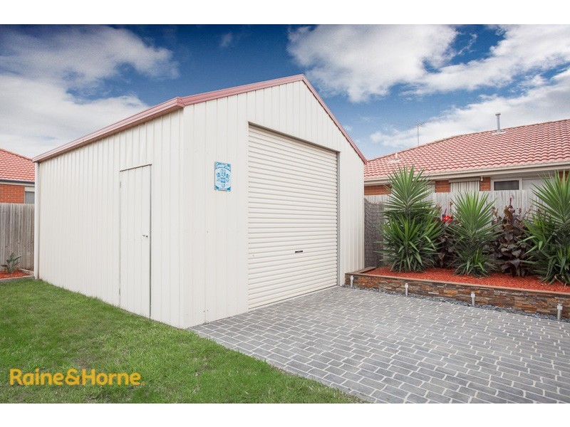 8 McCosker St, Sunbury VIC 3429