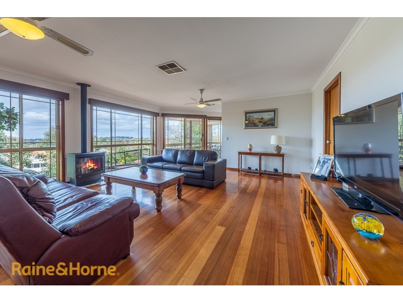 62 Balmoral Circuit, Sunbury VIC 3429