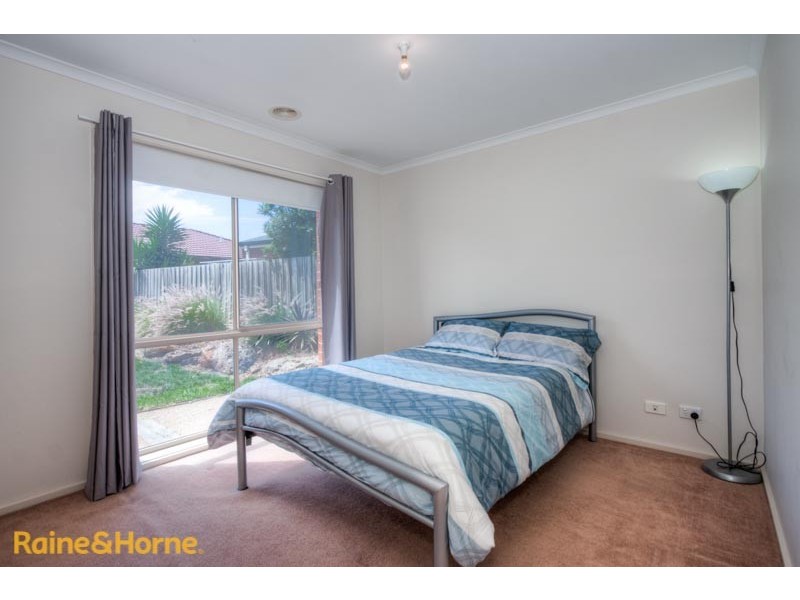71 COVER DRIVE, Sunbury VIC 3429