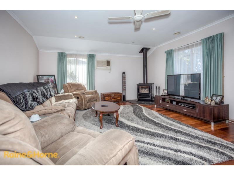 8 Kingsley Drive, Sunbury VIC 3429