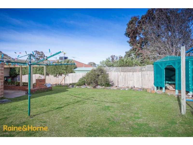 8 Kingsley Drive, Sunbury VIC 3429