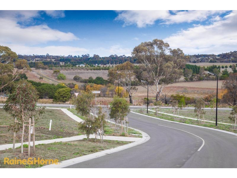 5 (Lot 2558) Bishops Way, Sunbury VIC 3429