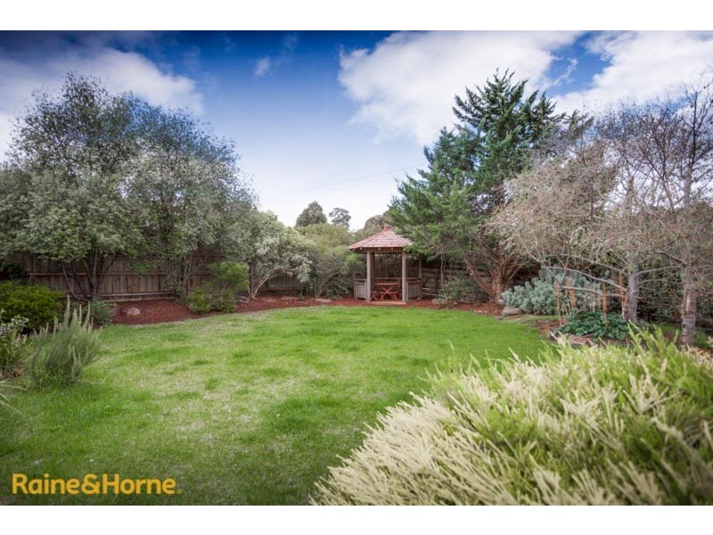 20 Heatherbrae Crescent, Sunbury VIC 3429