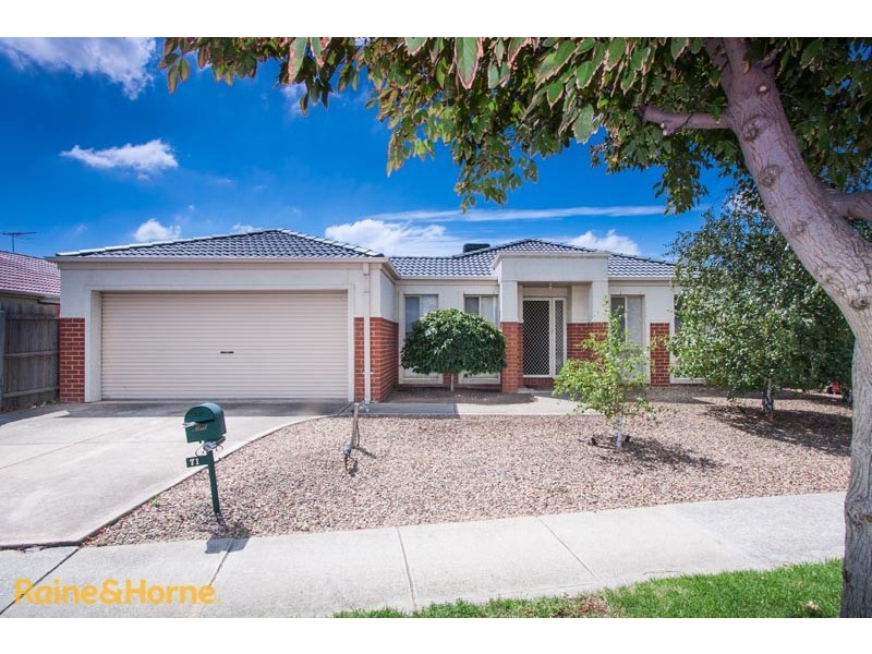 71 Cover Drive, Sunbury VIC 3429