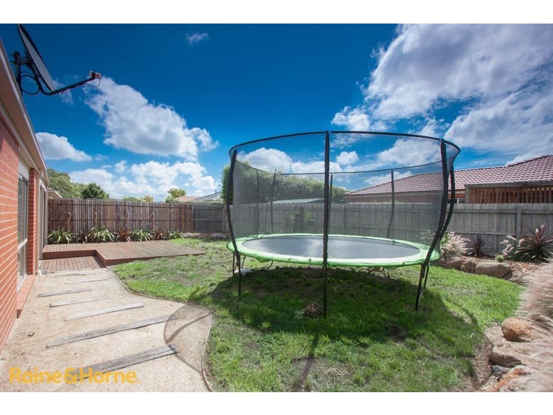 71 Cover Drive, Sunbury VIC 3429