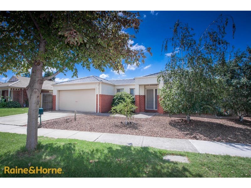 71 Cover Drive, Sunbury VIC 3429