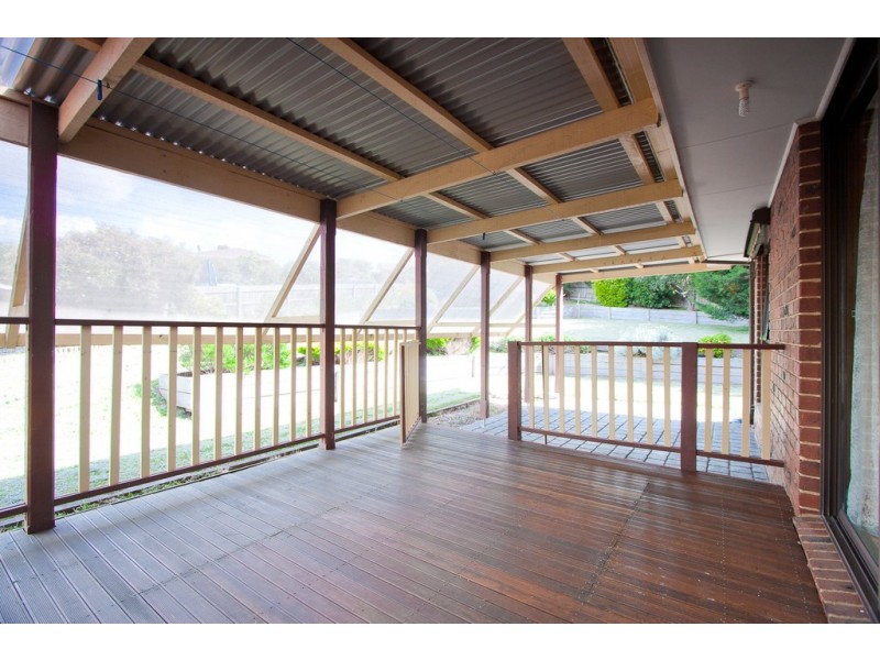 8 Lachlan Court, Sunbury VIC 3429