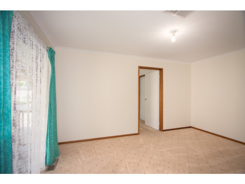 8 Lachlan Court, Sunbury VIC 3429