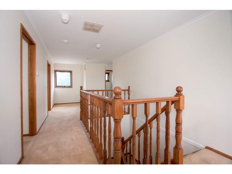 8 Lachlan Court, Sunbury VIC 3429