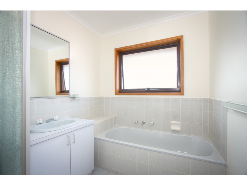 8 Lachlan Court, Sunbury VIC 3429