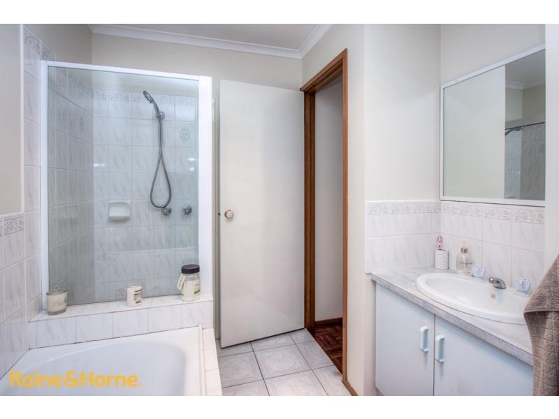 4 Carey Court, Sunbury VIC 3429