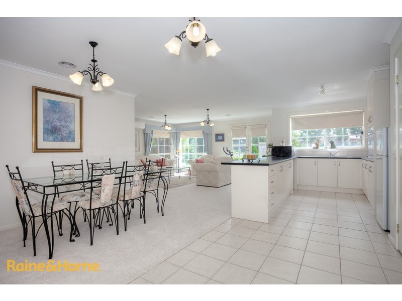 24 Lindwall Street, Sunbury VIC 3429