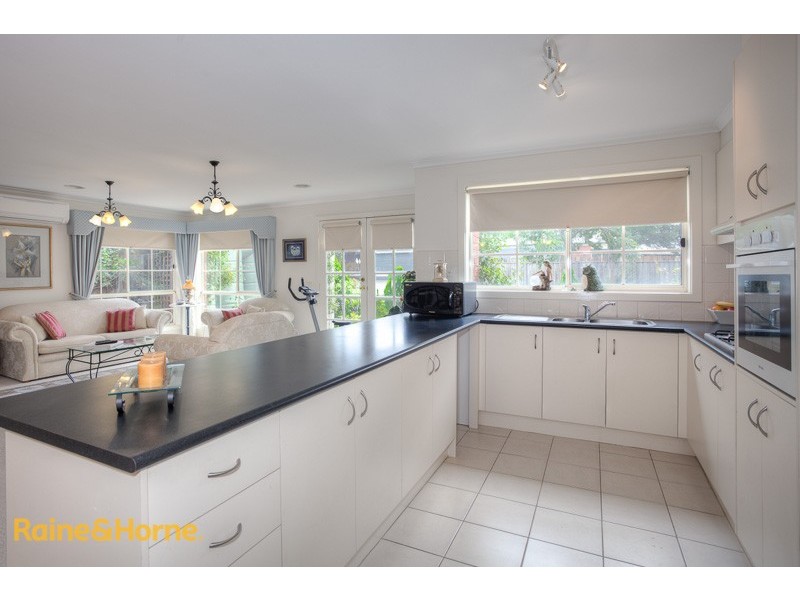 24 Lindwall Street, Sunbury VIC 3429