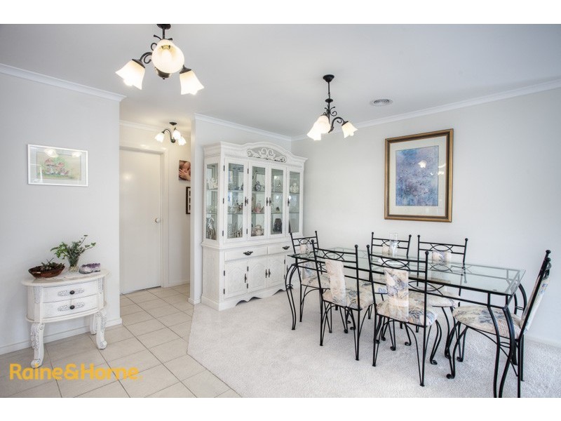 24 Lindwall Street, Sunbury VIC 3429