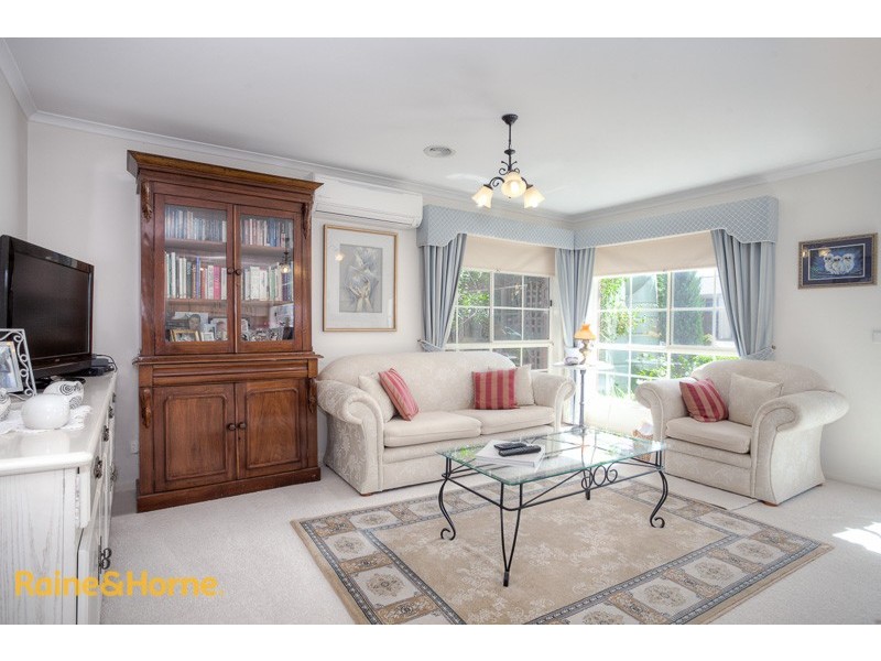 24 Lindwall Street, Sunbury VIC 3429