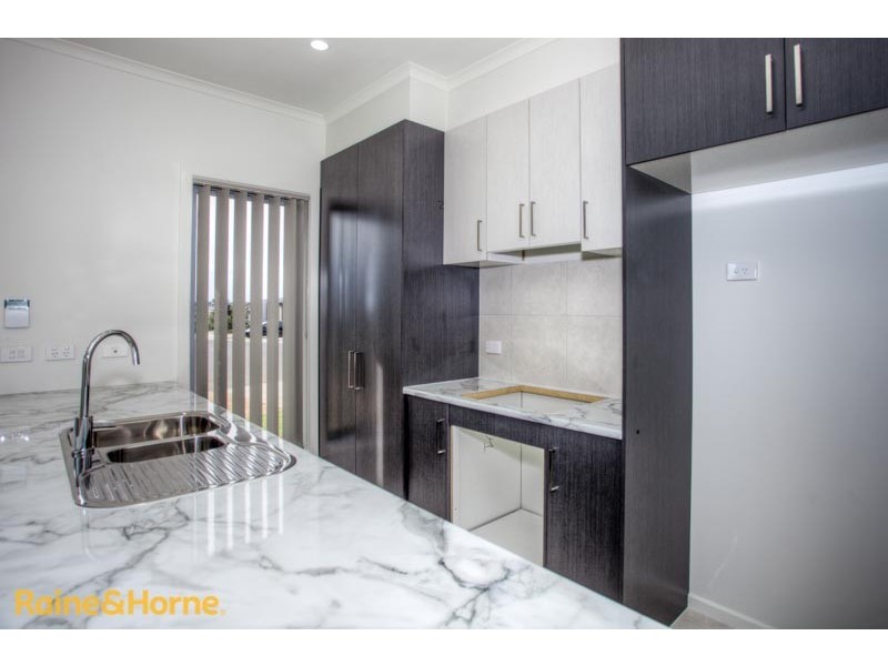 1/33 Keeper Street, Sunbury VIC 3429