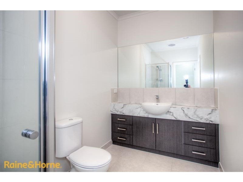 1/33 Keeper Street, Sunbury VIC 3429