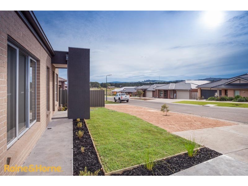 1/33 Keeper Street, Sunbury VIC 3429