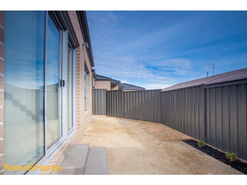1/33 Keeper Street, Sunbury VIC 3429