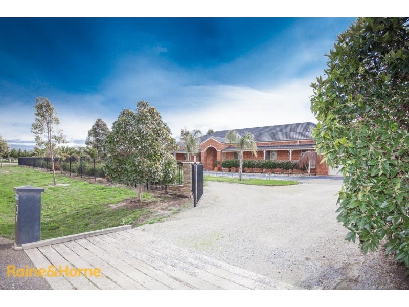 4 The Old Stock Run, Sunbury VIC 3429