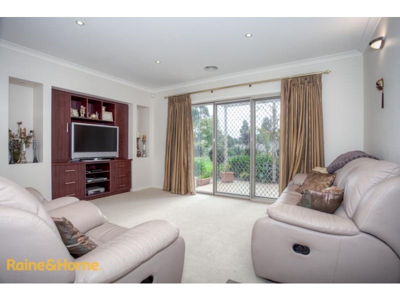 4 The Old Stock Run, Sunbury VIC 3429