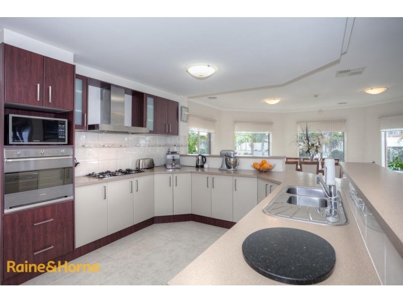 4 The Old Stock Run, Sunbury VIC 3429